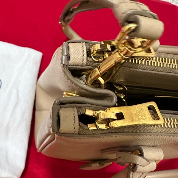 Prada saffiano bag (medium) - Picture 12 of 15